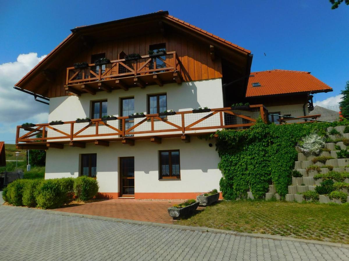 Apartmany U Srdce Vltavy Horni Plana Exterior photo